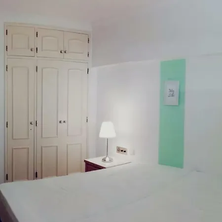 Seaside - 2 Mins From The Sea! *